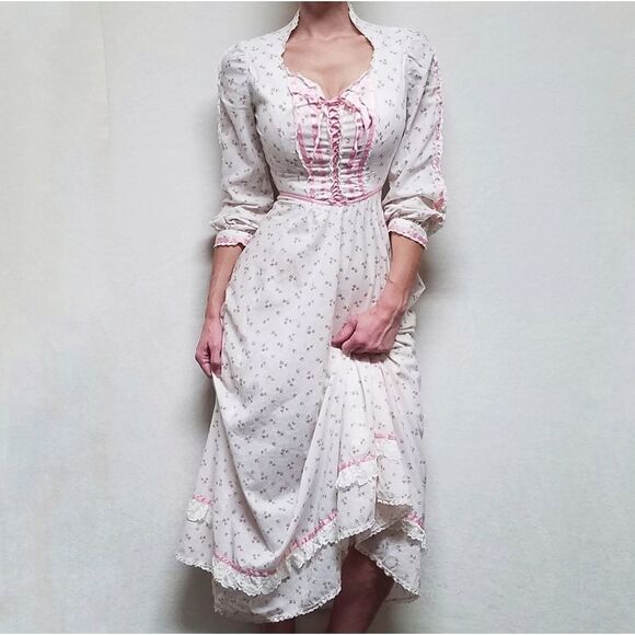 Vintage 1970s Pink Floral Lace Lattice Ribbon Bustier Antebellum Maxi Dress - Picture 2 of 16